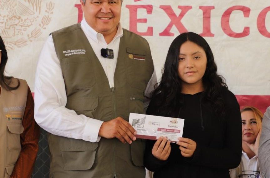 Con respaldo de la presidenta Claudia Sheinbaum, mil 500 nuevos beneficiarios en Sonora reciben su tarjeta del programa Jóvenes Construyendo el Futuro