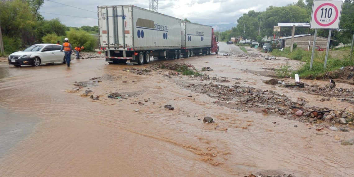 Gobierno de Sonora continúa con la atención ante cierres carreteros por recientes lluvias