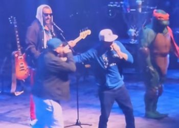 Adam Sandler hace tour de comedia con Vanilla Ice y Kevin James