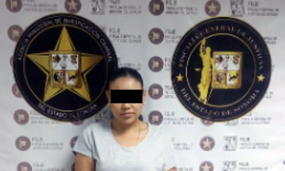 Vinculan a proceso a mujer por robo violento de vehículo en Nogales