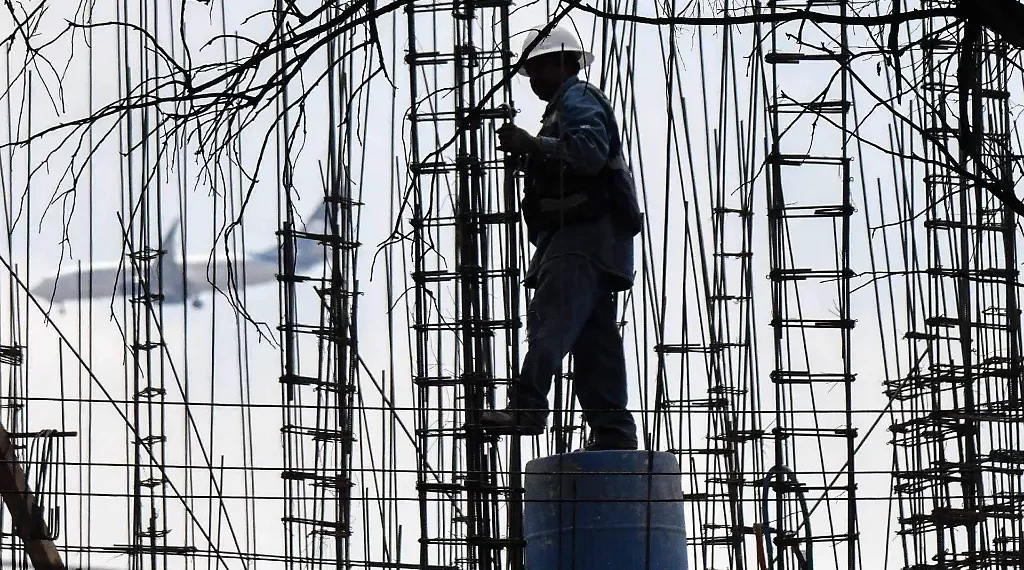 Cae 2.8% la actividad industrial en julio