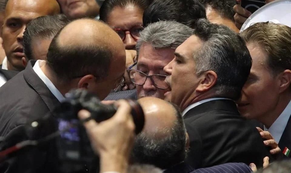 Reclama Noroña a Gutiérrez Luna por dar palabra a ‘Alito’