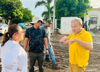 Alcaldesa de Guaymas supervisa daños ocasionados por intensa lluvia en Guaymas y San Carlos
