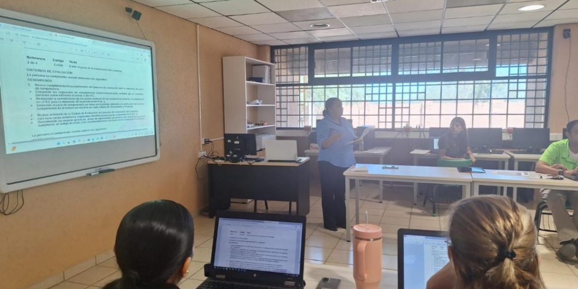 Promueve Gobierno de Sonora certificación de docentes en estándares nacionales de competencia laboral: UTHermosillo