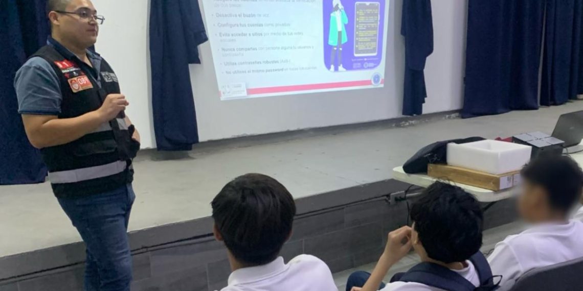 Gobierno de Sonora brinda a estudiantes información para prevenir violencias y denunciar delitos