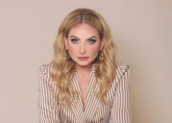 Maquillista la acusa de malos tratos