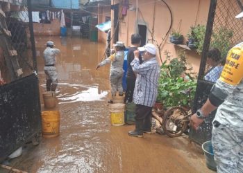 Asciende a 64 fallecidos por lluvias en 5 estados de México