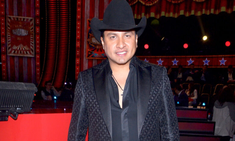 Julión Álvarez revela cómo terminó cantando con Nodal y Ángela Aguilar en palenque