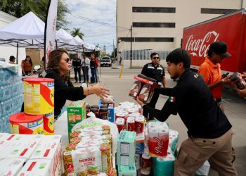 Coordinación Estatal de Protección Civil entrega 5.6 toneladas de apoyo a damnificados, en Centro de Acopio