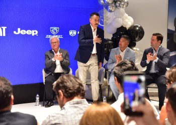 Preside Javier Lamarque inauguración de Agencia Automotriz en Cajeme