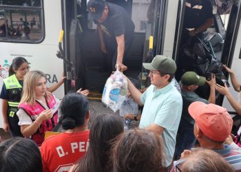Jorge Alberto Elías Retes entrega de apoyos a familias rurales afectadas por las lluvias