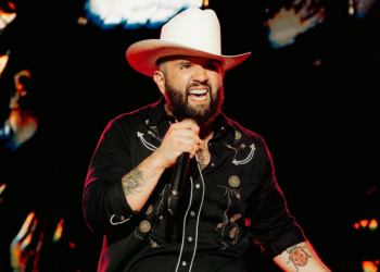 Carín León lanza su propio sellodiscográfico: SonHoro Records