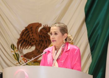 Ely Sallard impulsa atención integral para familias que enfrentan el cáncer de mama