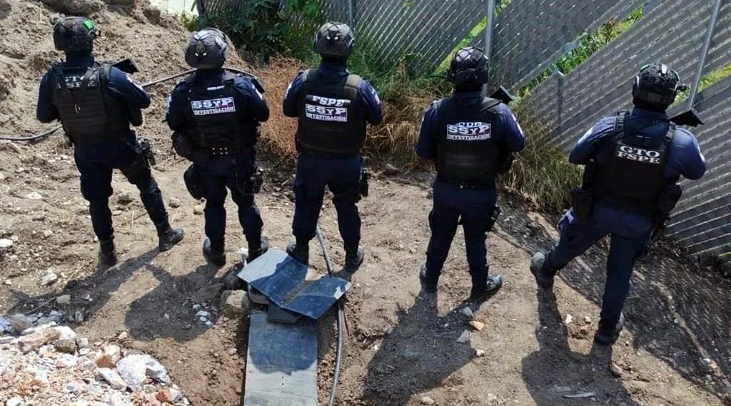 Aseguran bodega con 30 mil litros de huachicol en Celaya