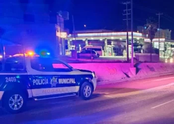 Hallan sin vida a un hombre al interior de un vehículo estacionado en zona industrial