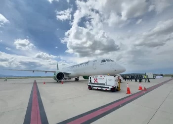 Revoca EU 13 rutas de aerolíneas mexicanas y vuelos combinados desde el AIFA