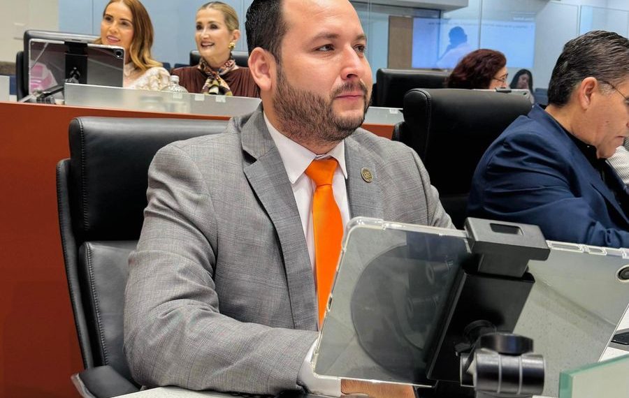 Entrega Manuel Scott Sánchez su informe de labores ante el Congreso del Estado