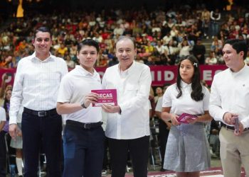 Gobernador Durazo incrementa a mil millones el presupuesto de Becas Sonora para 2026