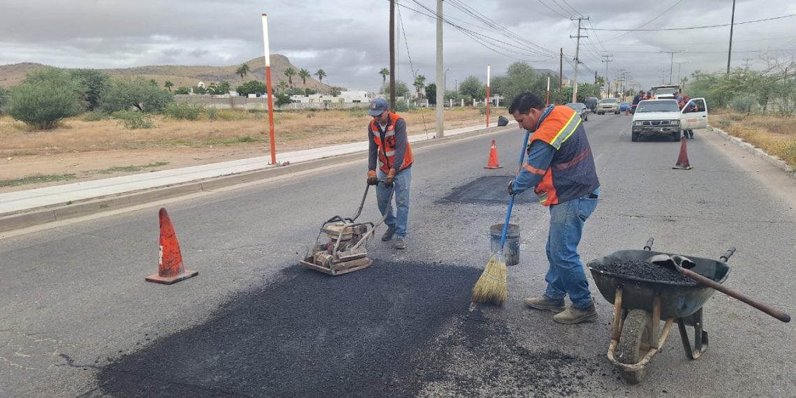 Realiza Ayuntamiento de Hermosillo trabajos de bacheo durante este martes 18 de noviembre