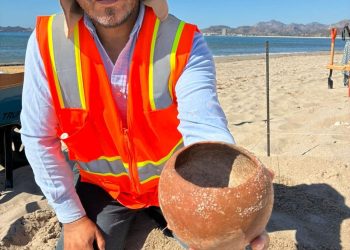 Arqueólogos del Centro INAH Sonora llevaron a cabo el registro y recuperación de un entierro prehispánico en San Carlos