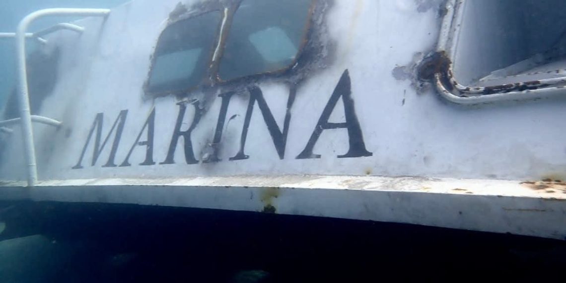 Hunden vehículo de la Armada de México en el Sistema Arrecifal de San Carlos