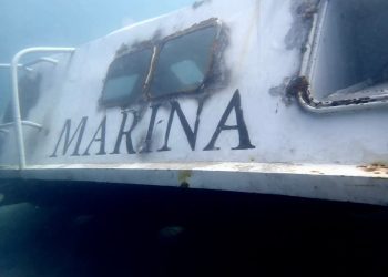 Hunden vehículo de la Armada de México en el Sistema Arrecifal de San Carlos