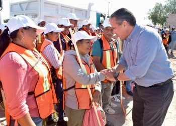 Brinda Toño Astiazarán empleo temporal a 100 hermosillenses para operativos de limpieza en la ciudad