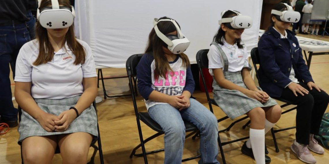 Participan más de tres mil estudiantes en Feria de la Ciencia y Tecnología: Unisierra