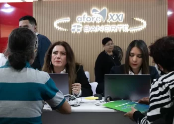 Retiros por desempleo en Afores suman más de 31 mil mdp a octubre y ya rebasan todo 2024