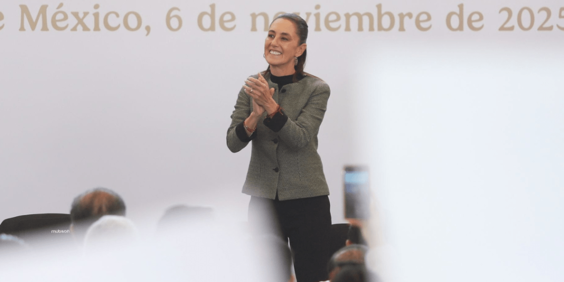 “Nosotros no andamos con parafernalias”, dice Sheinbaum y señala que son 10 los integrantes de su Ayudantía, antes eran 8,000