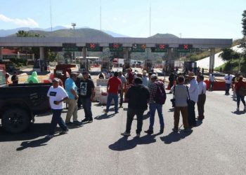 Después de cuatro días, transportistas y agricultores levantan bloqueos carreteros