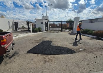 Refuerza Ayuntamiento mantenimiento vial en diversos puntos de Hermosillo este miércoles