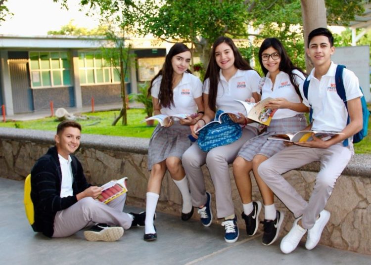 El pacto intergeneracional: cuando los jóvenes le devuelven el alma a la política