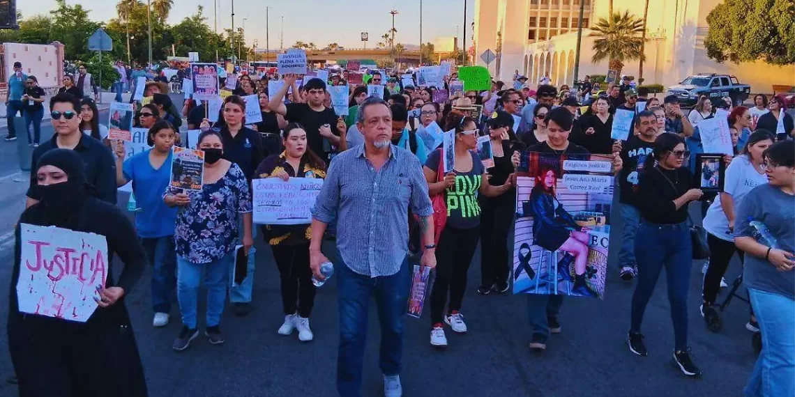 Marchan exigiendo justicia para víctimas de tienda Waldo’s en Hermosillo