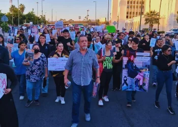 Marchan exigiendo justicia para víctimas de tienda Waldo’s en Hermosillo