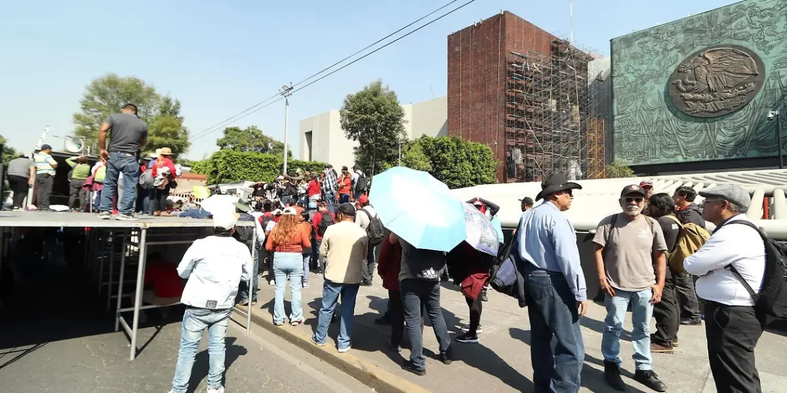 Concluye CNTE paro de 48 horas y retira plantón en Cámara de Diputados