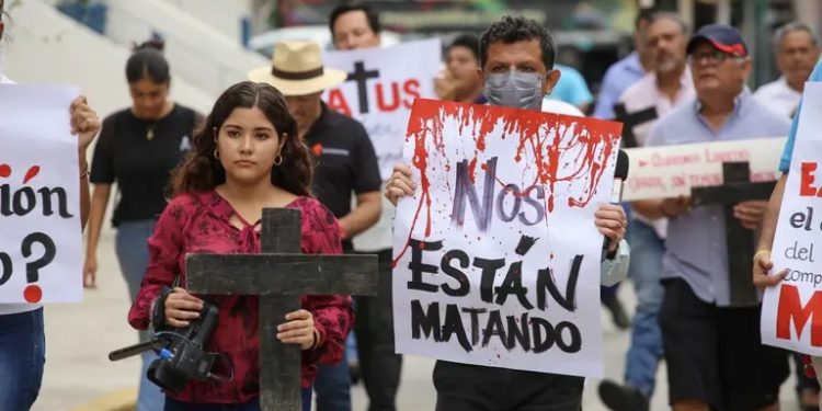 Periodismo enfrenta censura con violencia