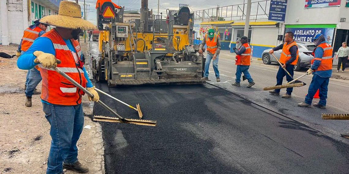 Realiza Ayuntamiento de Hermosillo mantenimiento mayor en calle Monteverde