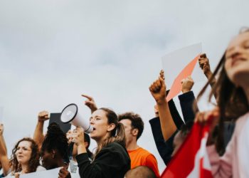 Maestro de la Universidad de Sonora cumple tercer día de huelga