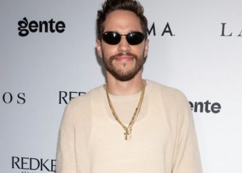 Pete Davidson y Elsie Hewitt dan la bienvenida a su “angelita”