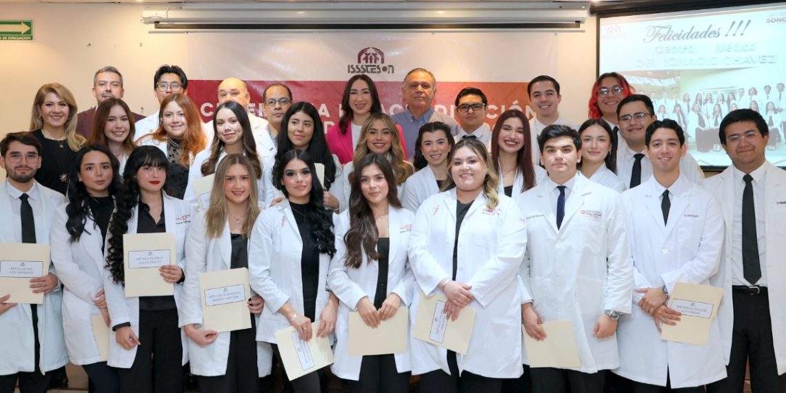 Culminan Internado de Pregrado en Isssteson 23 estudiantes de medicina