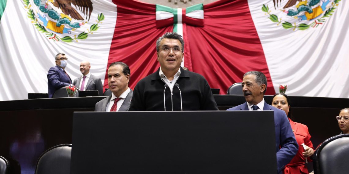 Diputado Ramón Flores respalda reforma que moderniza los ascensos en la Armada de México.