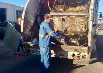 Recolecta Ayuntamiento de Hermosillo trece toneladas de cacharros en jornada de limpieza en la colonia Revolución