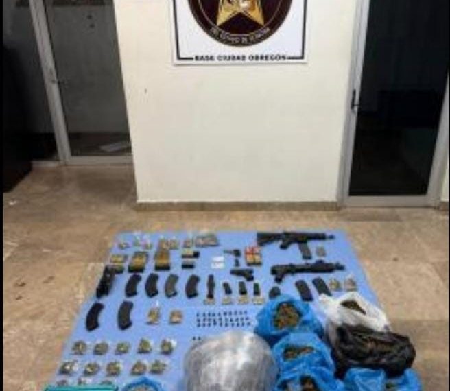 Aseguran tres niveles de gobierno en cateo drogas, cartuchos y armas de alto poder en Cajeme