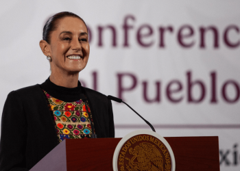 Descarta Sheinbaum escenarios planteados por López Obrador para salir a la calle