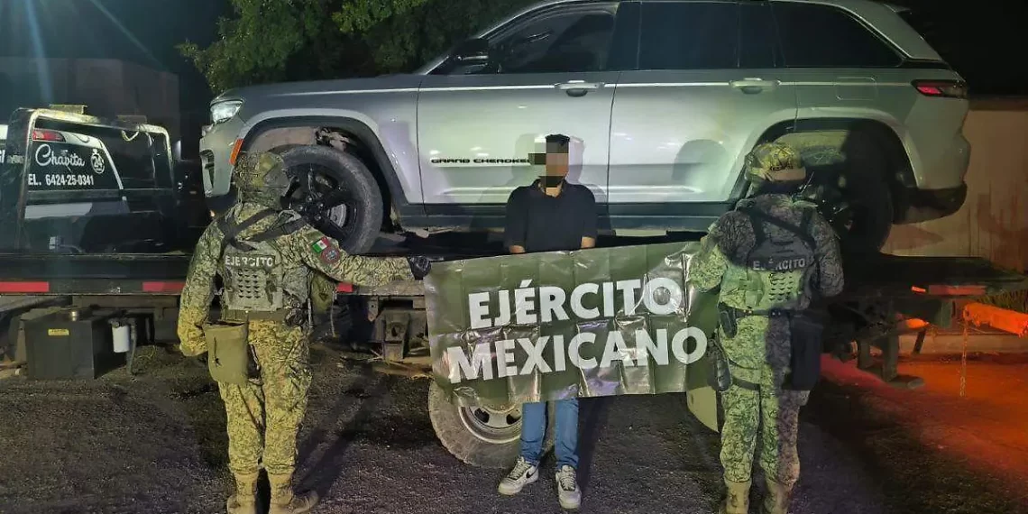 Ejército y AMIC aseguran arsenal y vehículo con reporte de robo en Navojoa