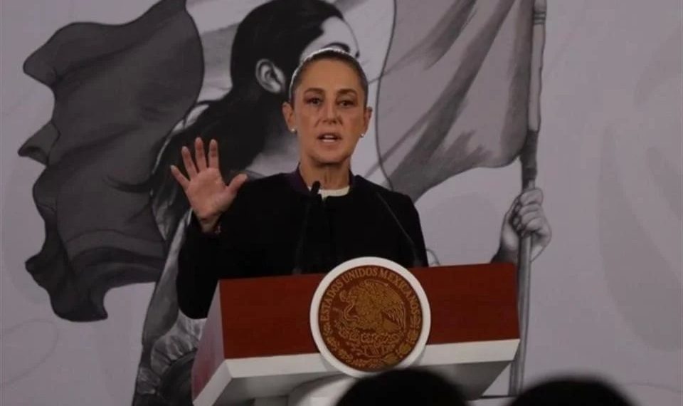 Está mal ese espectáculo, dice Sheinbaum de riña entre diputadas