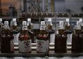 Jim Beam detiene su producción ante la crisis del mercado del whisky