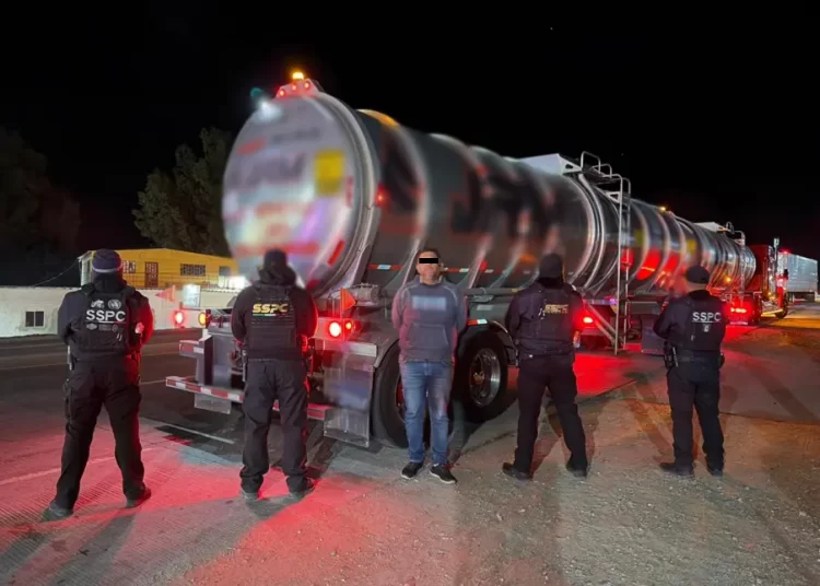 Decomisan tráiler con huachicol al norte de Sonora
