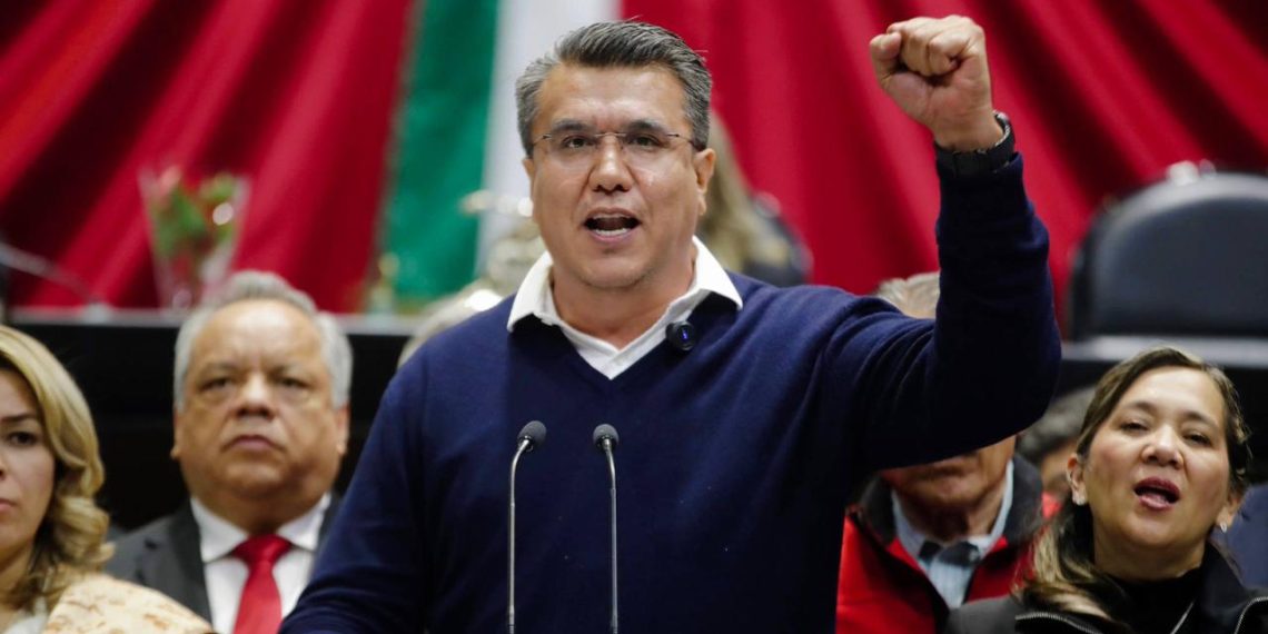 Ramón Flores defiende reforma a la Ley General de Aguas y denuncia décadas de acaparamiento